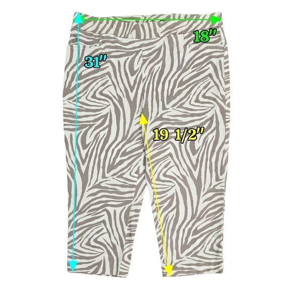 Chico's Cream Tan Zebra Print Pull On Capri Pant Pockets Stretch Vacation Safari - Picture 2 of 10